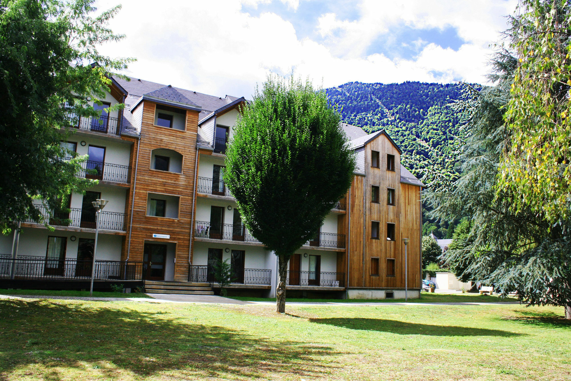 Residence Les Jardins De Ramel By Popinns Bagnères-de-Luchon المظهر الخارجي الصورة